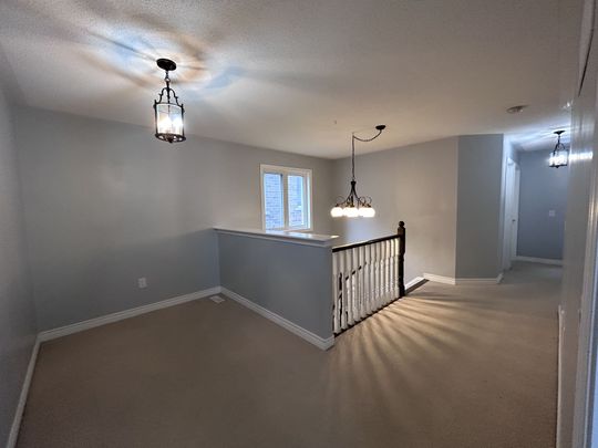 For Lease - 438 Kwapis Boulevard, Newmarket, Ontario - Photo 1