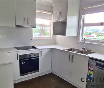 Spacious 4-Bedroom Family Home in a Great Location&excl; - Photo 6