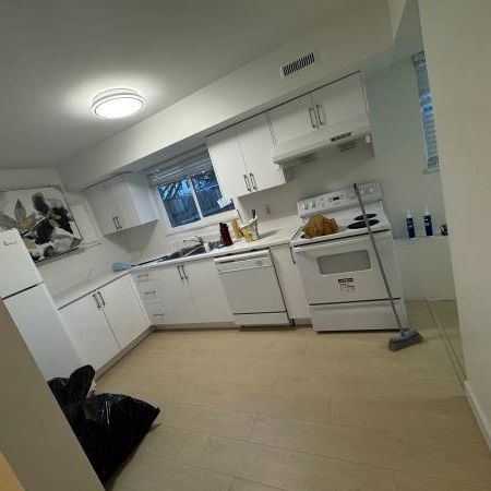 Quilchena 2 beds 1 bath for rent - Photo 1