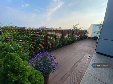 1 bedroom penthouse to rent - Photo 2