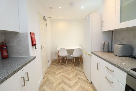Room in a Shared Flat, John Barnes Walk, E15 - Photo 3