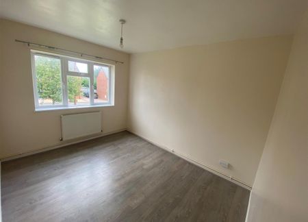 Long Close Avenue, Allesley Village, Coventry - Photo 3