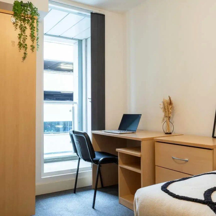 Silver Non Ensuite Top Floor - Photo 1