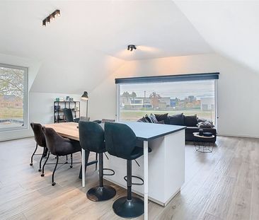 GERENOVEERDE WONING MET ZICHT OP DE VAART! - Photo 2