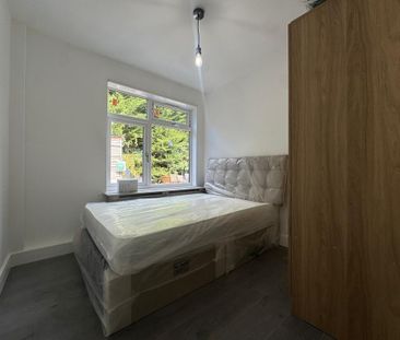 1 bedroom in a house share to rent - Photo 4