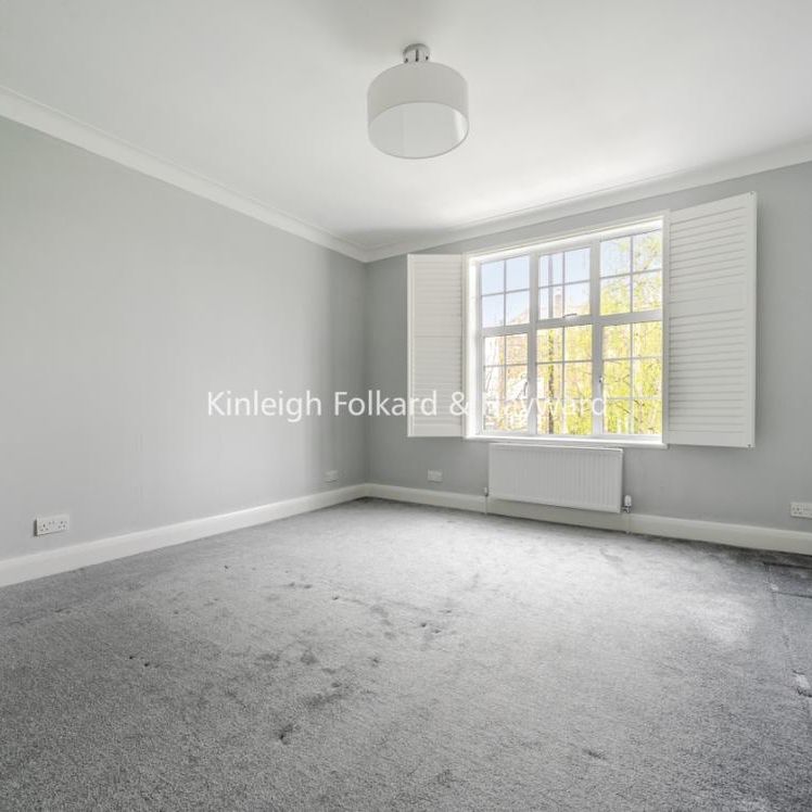 The Green, London N14 - Photo 1