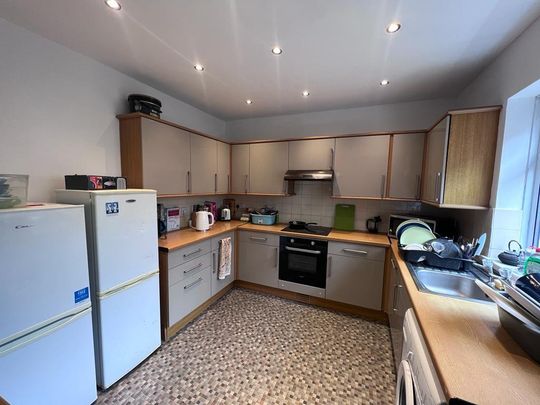 5 bedroom house share to rent - Photo 1