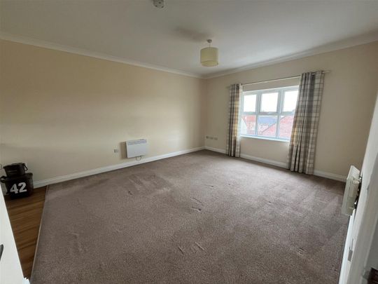 Jubilee Close, Crewkerne, Somerset - Photo 1