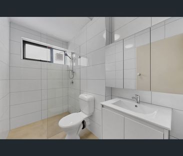3/128 Park Street, Essendon, Vic 3040 - Photo 2