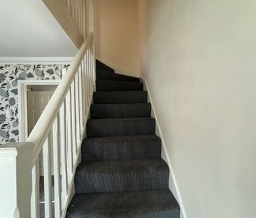2 bedroom house to rent James Holt Avenue, L32 - Photo 4