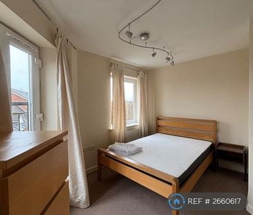 2 bedroom flat to rent - Photo 4