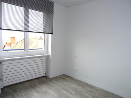 Location Appartement 5 pièces 106m² - Photo 2