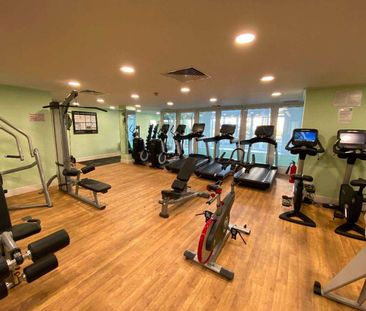 St. Davids Square Room 6 - Photo 5