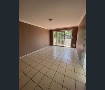 6/51 Burra Street, Surfers Paradise, Qld 4217 - Photo 6