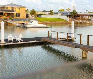 Luxury Waterfront Living in Sought-After Newport CONTACT JULIE SYKE... - Photo 4