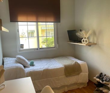 PRECIOSO PISO RECIÉN REFORMADO Y AMUEBLADO de 3 habitaciones, 2 BAÑ... - Photo 5