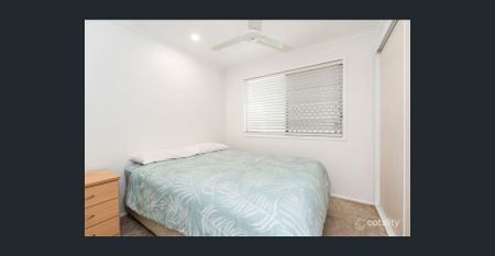 Lovely 3 bedroom home with 2 x Air-conditioners - Photo 3