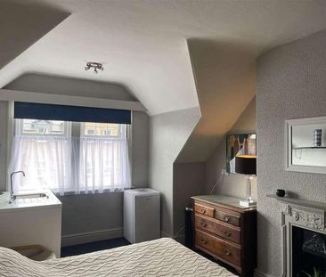 Princess Royal Terrace, Scarborough, YO11 - Photo 4