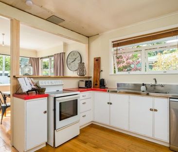 Spacious Family Home - Photo 6