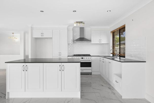 Large Family Home - Photo 1