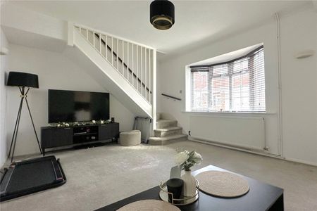 Belmont Mews, Camberley, Surrey, GU15 - Photo 2