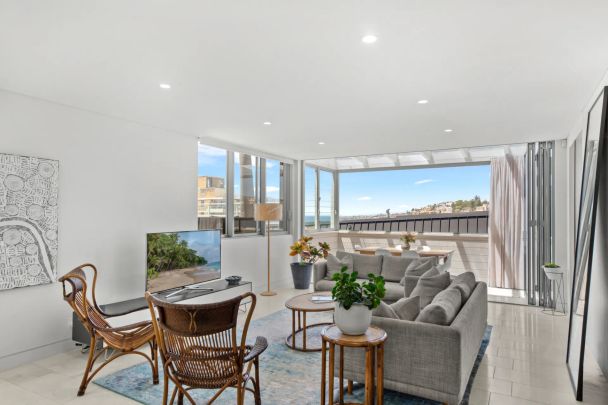 Penthouse Apartment with Superb Entertainer's Terrace & Spectacular Ocean Views - Photo 1