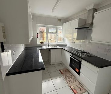 Room in a Shared Flat, Colegrave Road, E15 - Photo 5