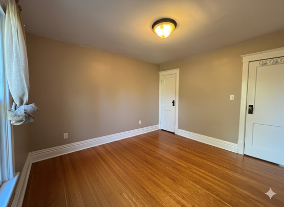 $1,999 / 2 br / 1 ba / 21 Barnesdale ave S - Photo 1