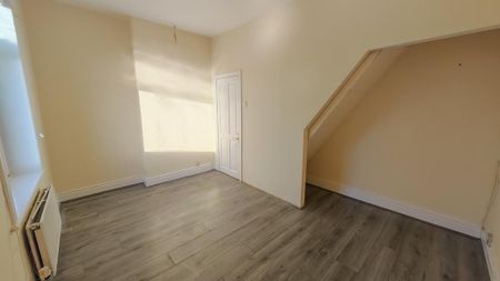 2 bedroom terraced house to rent - Photo 3