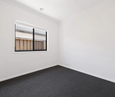 Brand New Family Home in Prime Manor Lakes Location! - Photo 2