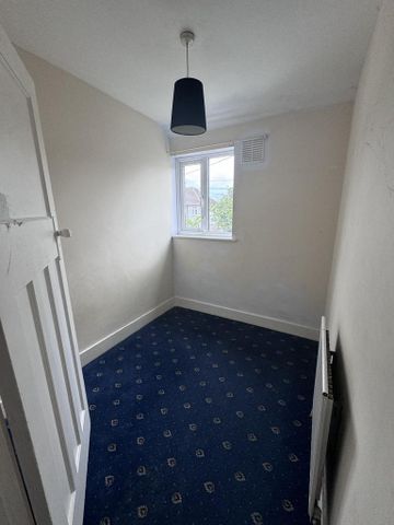 4 bedroom semi-detached house to rent - Photo 3