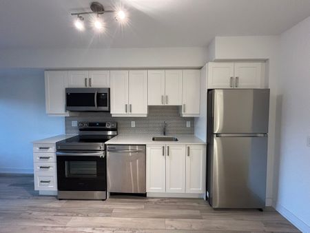 For Lease - 1480 Bayly Street Unit# 1404, Pickering, Ontario - Photo 2