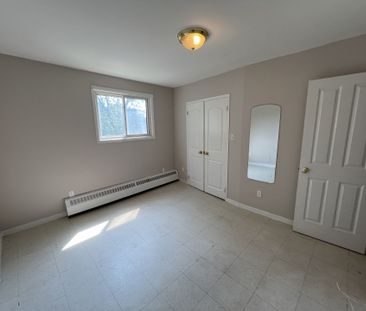 For Lease - 86 Brock Street Unit# 3, Oshawa, Ontario - Photo 4