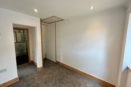 Gorse Close - Photo 4