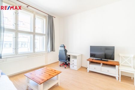 Pronájem bytu 1+1 v osobním vlastnictví 55 m², Praha 6 - Bubeneč - Photo 2