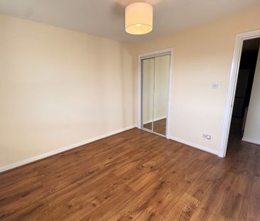 2 Bed, Flat - Photo 3