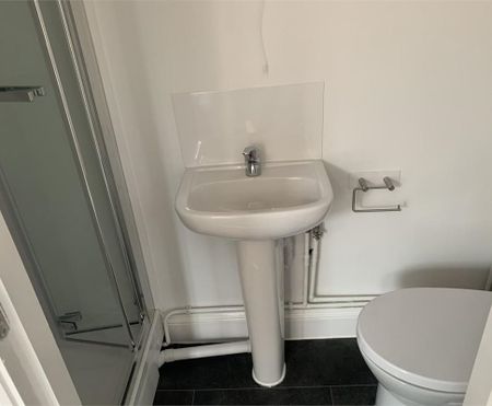 Flat 2, 44 Old Station Road, Newmarket - Photo 3