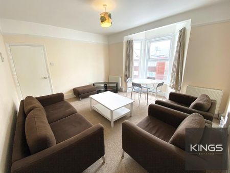 4 bedroom apartment to rent - Photo 2