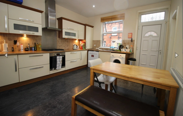7 Bed - 48 Chestnut Avenue, Hyde Park, Leeds - LS6 1BA - Student - Photo 1