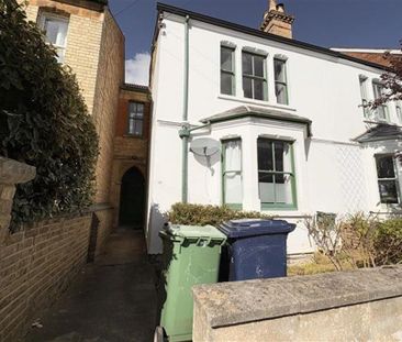 4 bedroom semi-detached house to rent - Photo 3