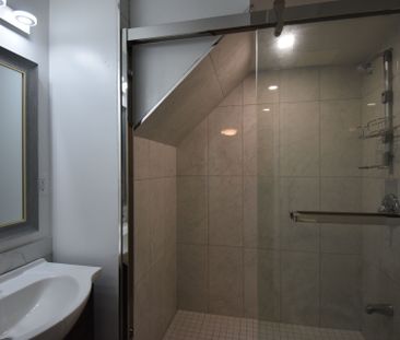 For Lease - 1 SHAFTSBURY Avenue Unit# BASEMENT APT 2 BDRM, Richmond... - Photo 2