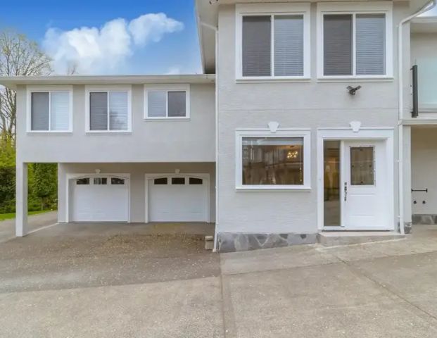 4932 Cordova Bay Rd | 4932 Cordova Bay Road, Victoria - Photo 1