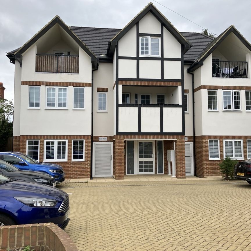 Hartley Old Road, CR8, Purley - Photo 1