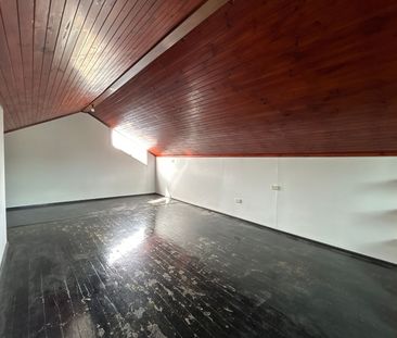 Modern 4 Bedroom Home - Photo 6