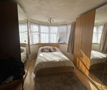 3 Bed Semi-Detached House, Steeplestone Close, N18 - Photo 1