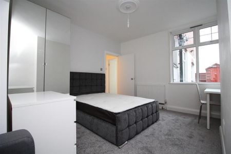 4 bedroom house to rent - Photo 3