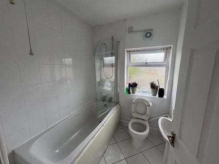 2 bedroom end of terrace house to rent - Photo 4