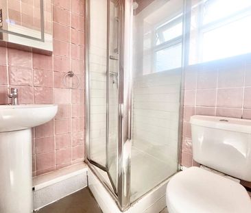 Hanworth Road, Hounslow, TW3 3TU - Photo 4