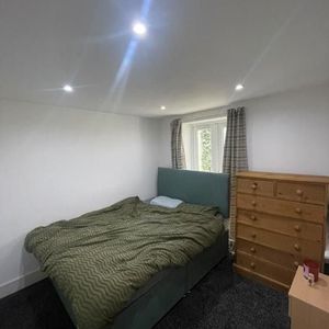 Room in a Shared Flat, Dafforne Road, SW17 - Photo 2