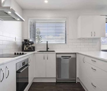 Modern two bedroom unit in sought-after Glendowie! - Photo 4